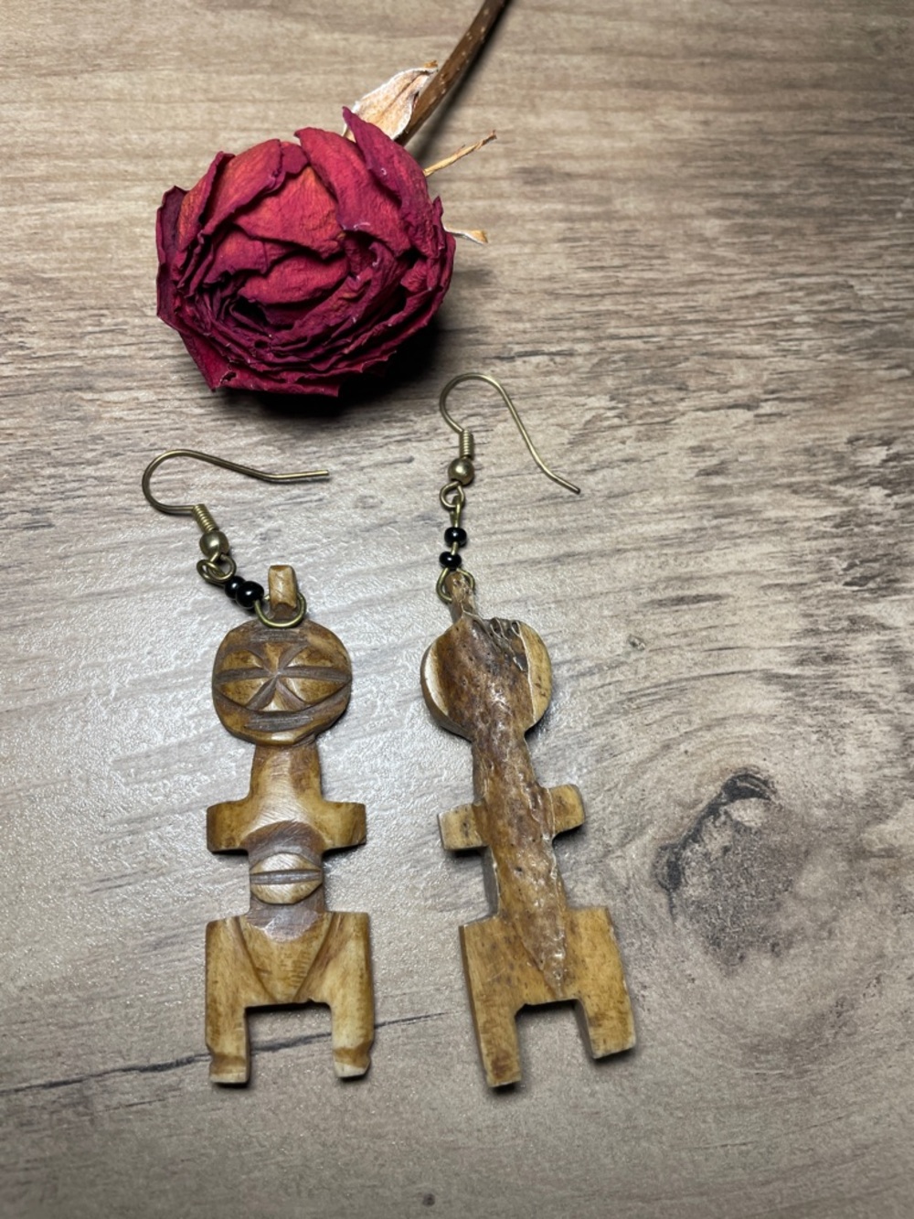 Hand-Carved Brown horn Tribal Figure Earrings - Picture 4 of 5